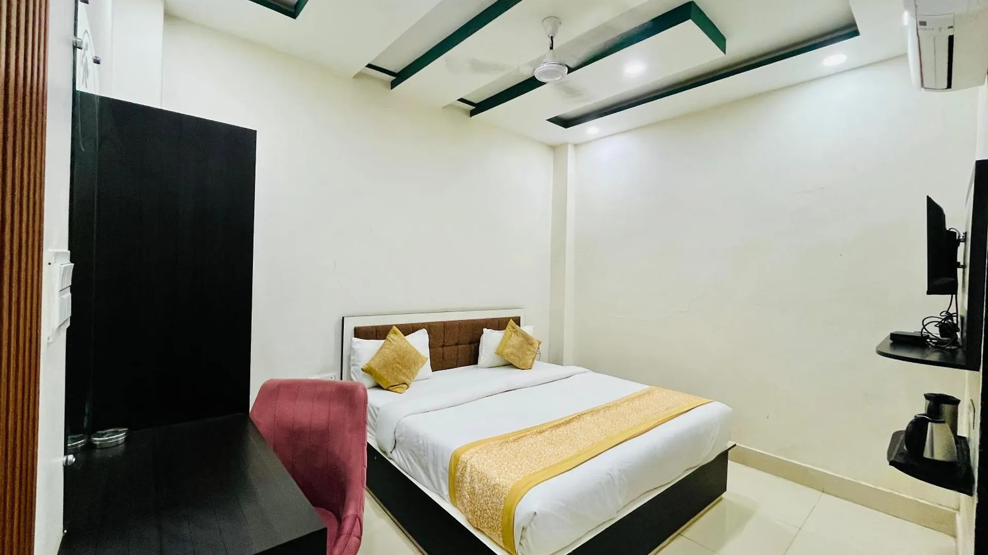 Hotel Astha Inn A Luxury Boutique Hotel Varanasi India